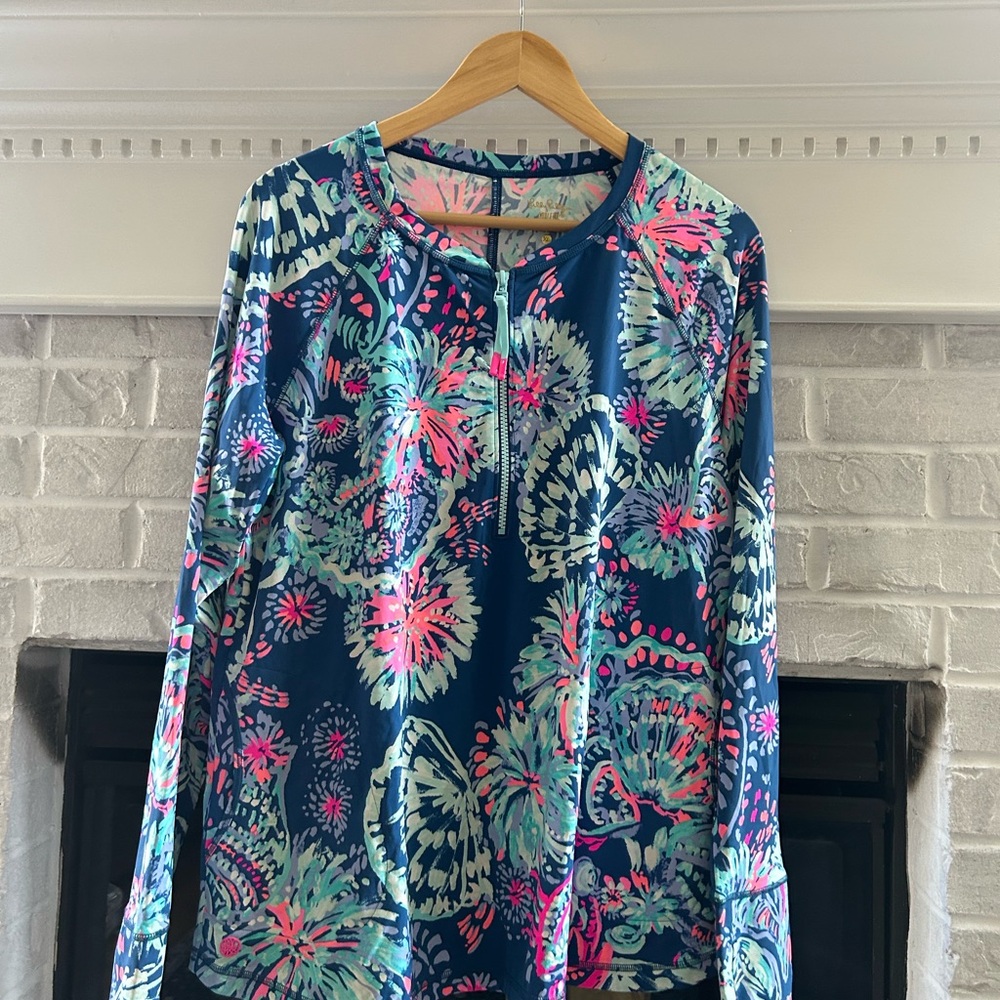 Lilly Pulitzer Luxletic long sleeve top work out shirt size XL like new